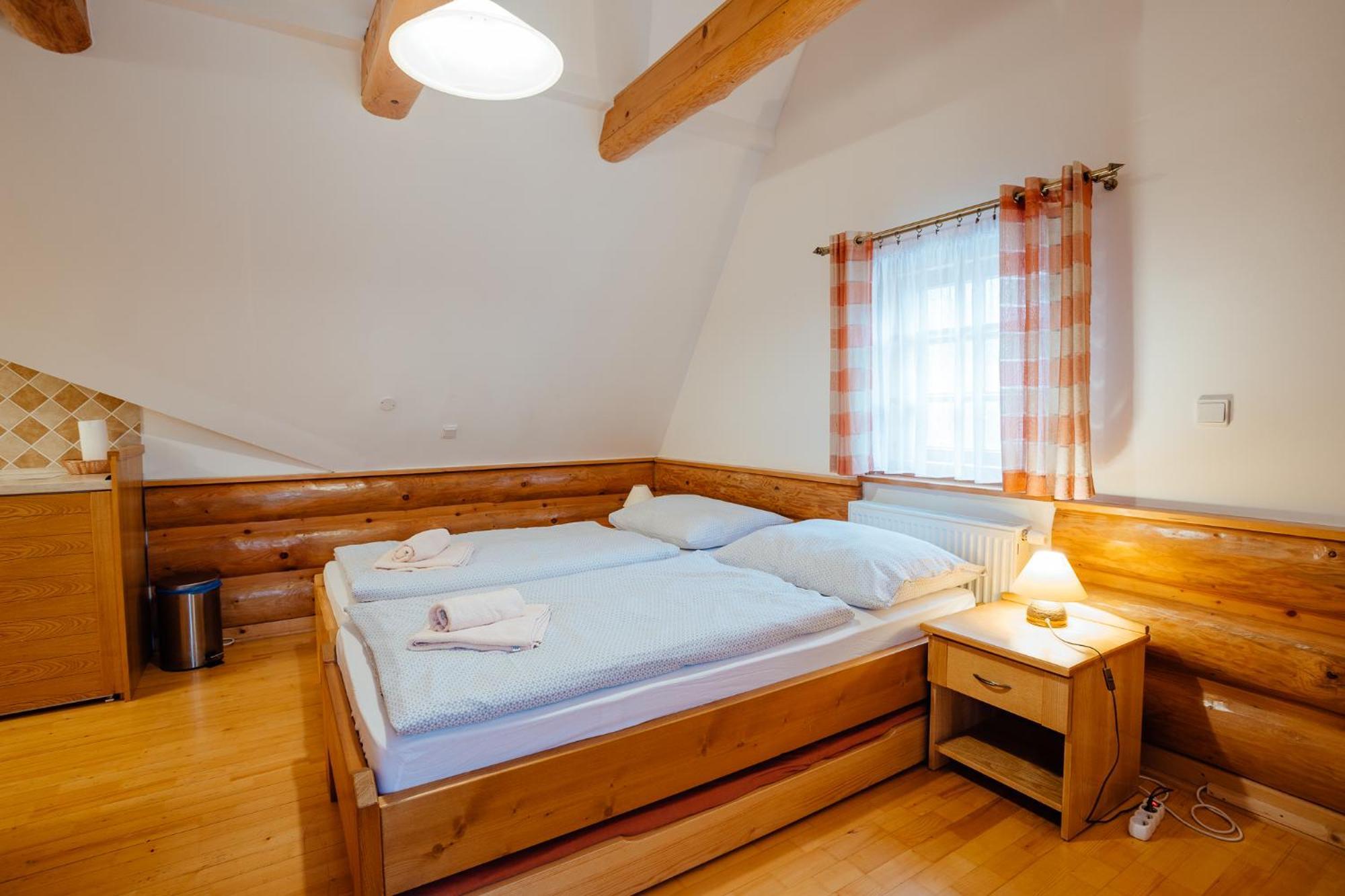 Janosikova Valaska Hills Apartments เทรโควา ภายนอก รูปภาพ